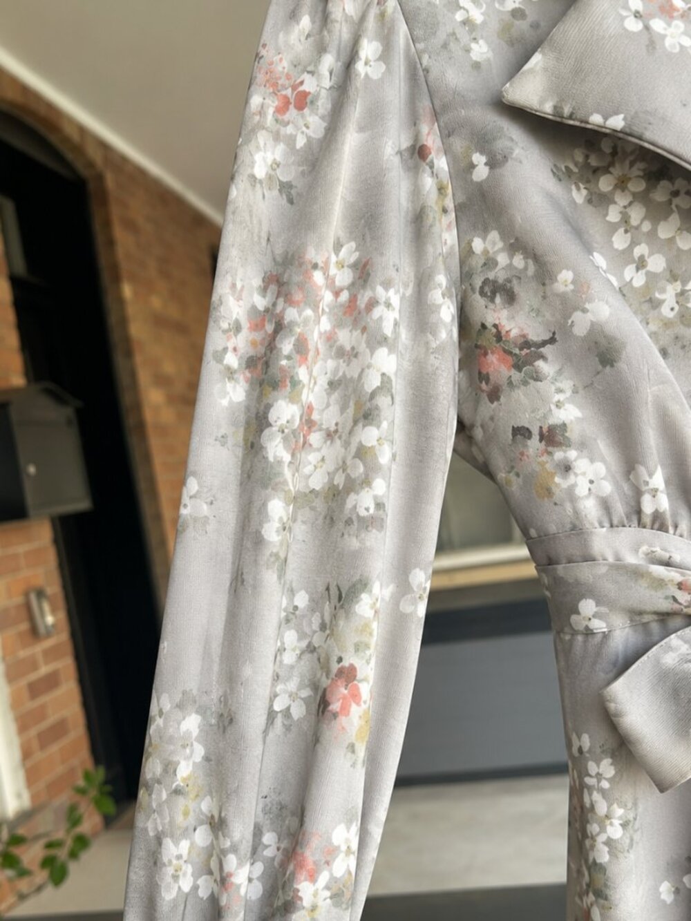 Vintage 70s Gray Floral Secretary Dress Dagger Collar Bishop Sleeve Size 11 S - Picture 2 of 8